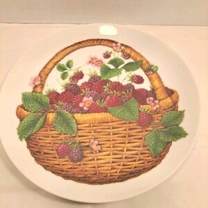 VINTAGE AVON SUMMER FRUIT COLLECTION PLATE, 1985 RASPBERRIES IN A BASKET